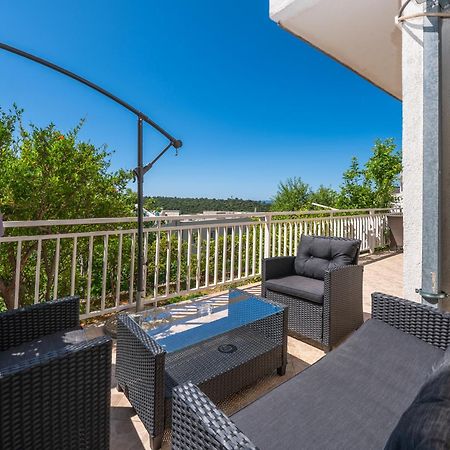 Apartmani Sani Макарска Экстерьер фото