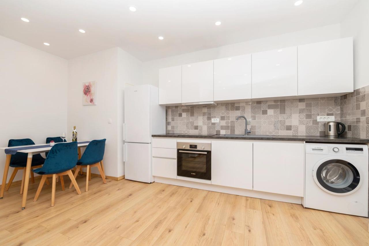 Apartmani Sani Макарска Экстерьер фото