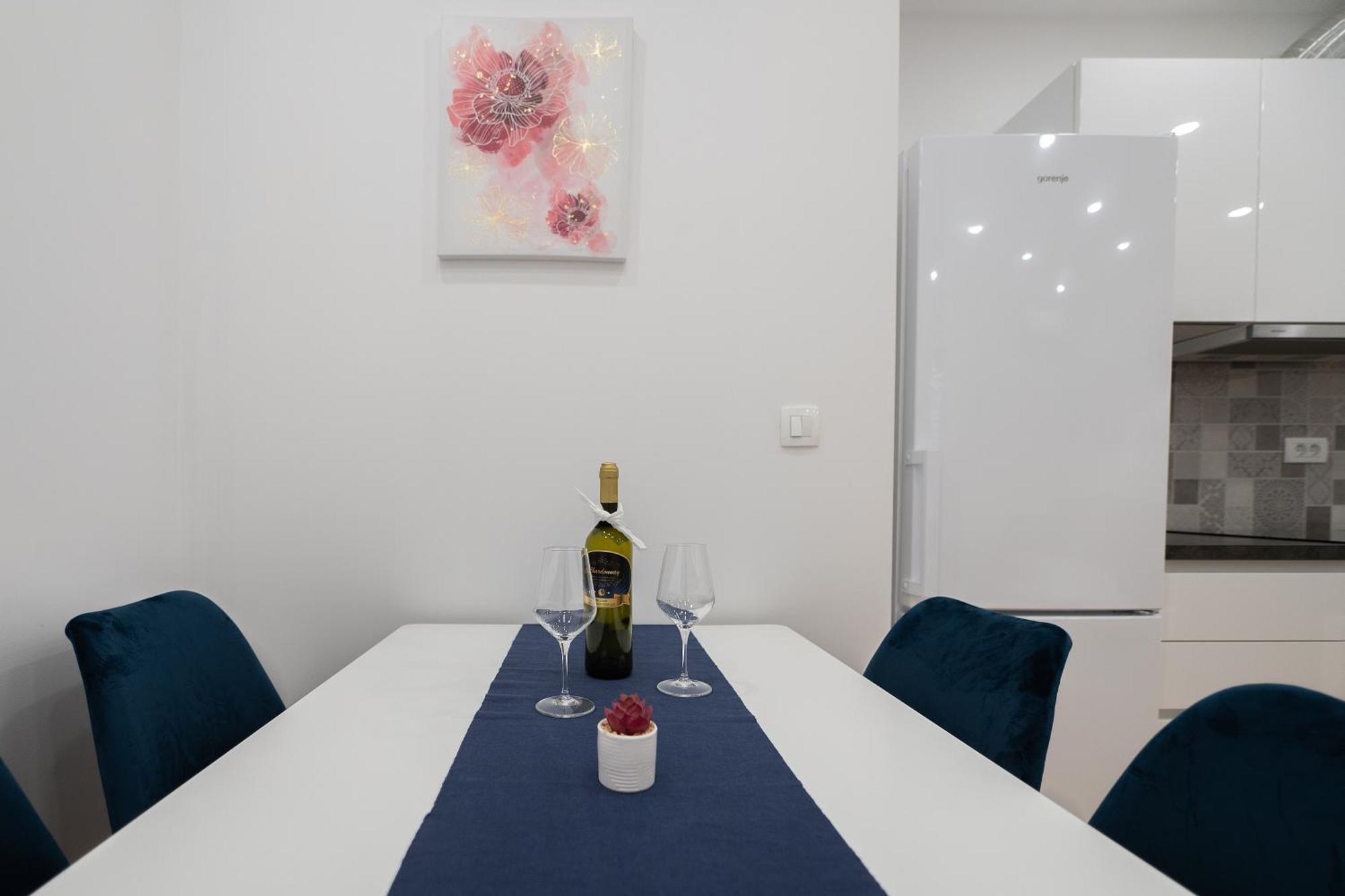 Apartmani Sani Макарска Экстерьер фото
